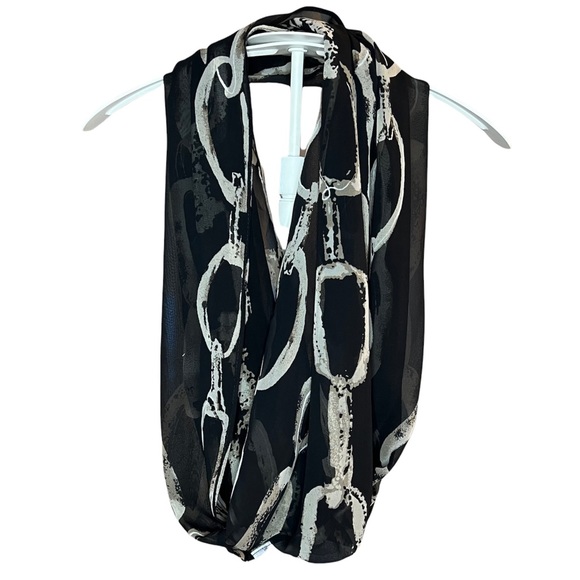 Infinity Chainlink Scarf - Picture 3 of 3